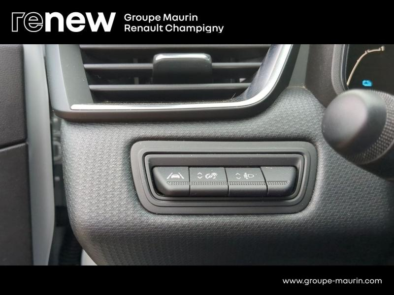 Photo 18 de l’annonce de RENAULT Clio d’occasion à vendre à CHENNEVIÈRES-SUR-MARNE