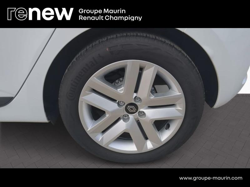 Photo 12 de l’annonce de RENAULT Clio d’occasion à vendre à CHENNEVIÈRES-SUR-MARNE