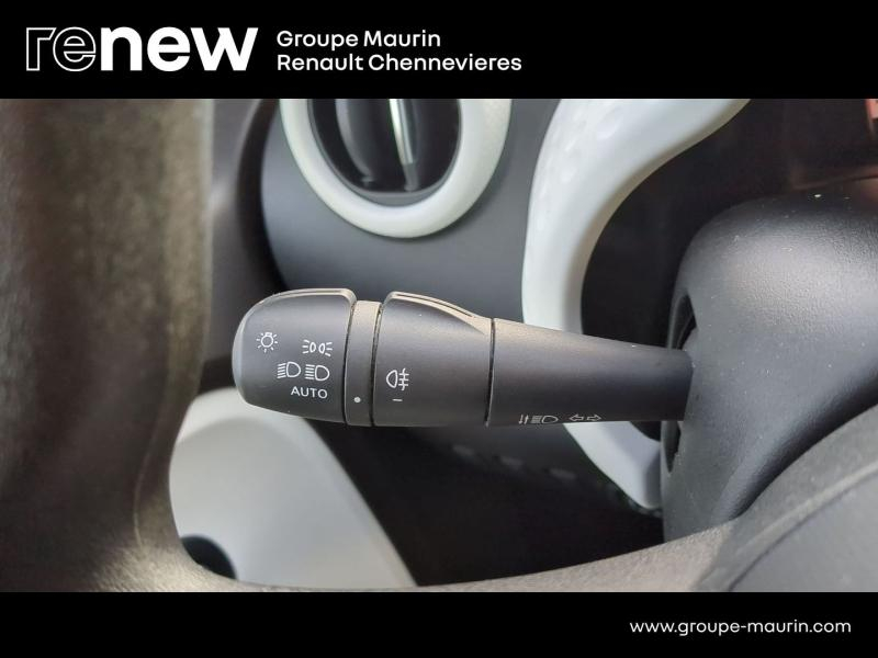 Photo 17 de l’annonce de RENAULT Twingo d’occasion à vendre à CHENNEVIÈRES-SUR-MARNE