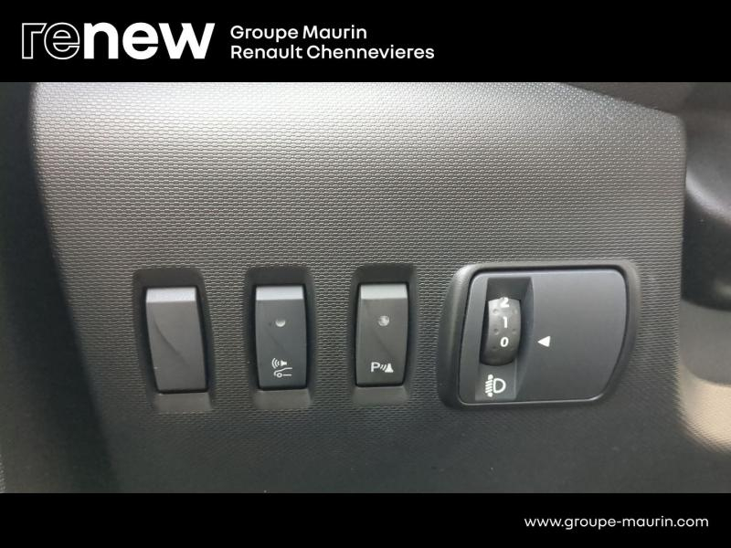 Photo 19 de l’annonce de RENAULT Twingo d’occasion à vendre à CHENNEVIÈRES-SUR-MARNE