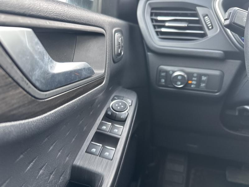 Photo 14 de l’annonce de FORD Kuga d’occasion à vendre à MARTIGUES