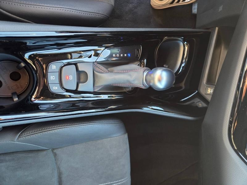 Photo 4 de l’annonce de TOYOTA C-HR d’occasion à vendre à AUBIÈRE