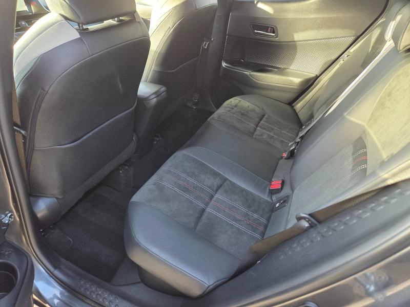 Photo 19 de l’annonce de TOYOTA C-HR d’occasion à vendre à AUBIÈRE