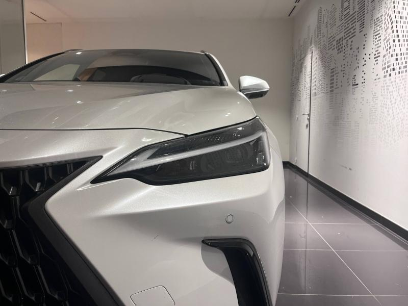 Photo 7 de l’annonce de LEXUS NX d’occasion à vendre à LATTES