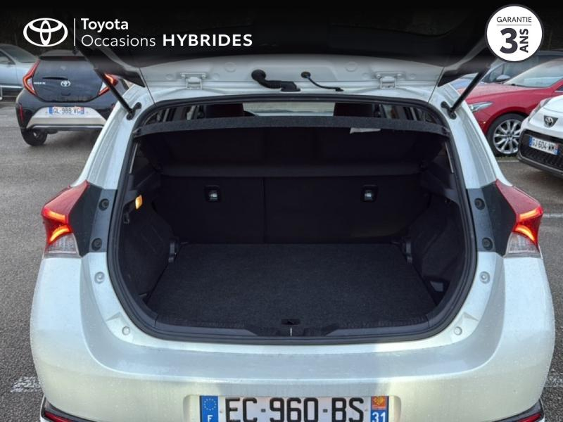 Photo 10 de l’annonce de TOYOTA Auris d’occasion à vendre à NÎMES