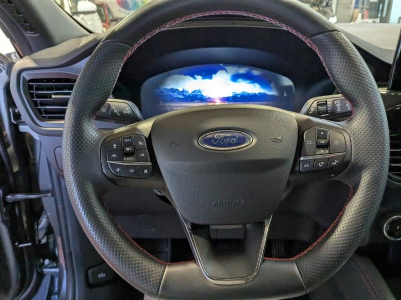 Photo 13 de l’annonce de FORD Kuga d’occasion à vendre à BRIGNOLES