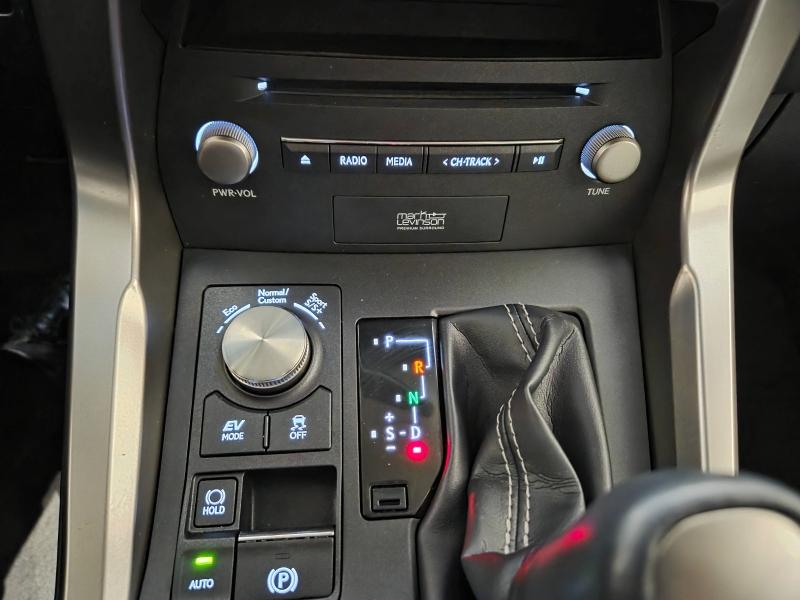 Photo 8 de l’annonce de LEXUS NX d’occasion à vendre à AUBIÈRE