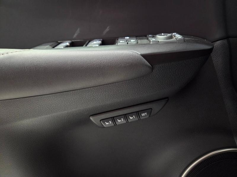 Photo 10 de l’annonce de LEXUS NX d’occasion à vendre à AUBIÈRE