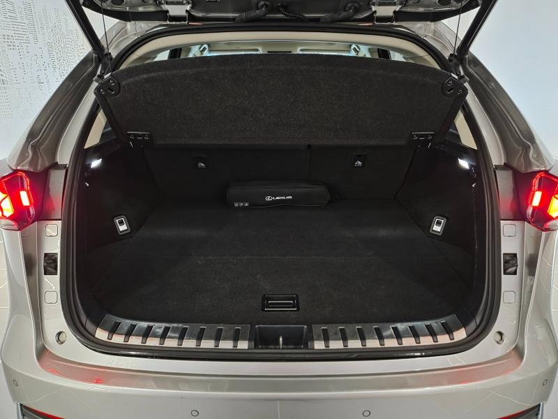 Photo 14 de l’annonce de LEXUS NX d’occasion à vendre à AUBIÈRE