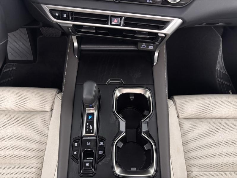 Photo 18 de l’annonce de LEXUS RX d’occasion à vendre à LATTES