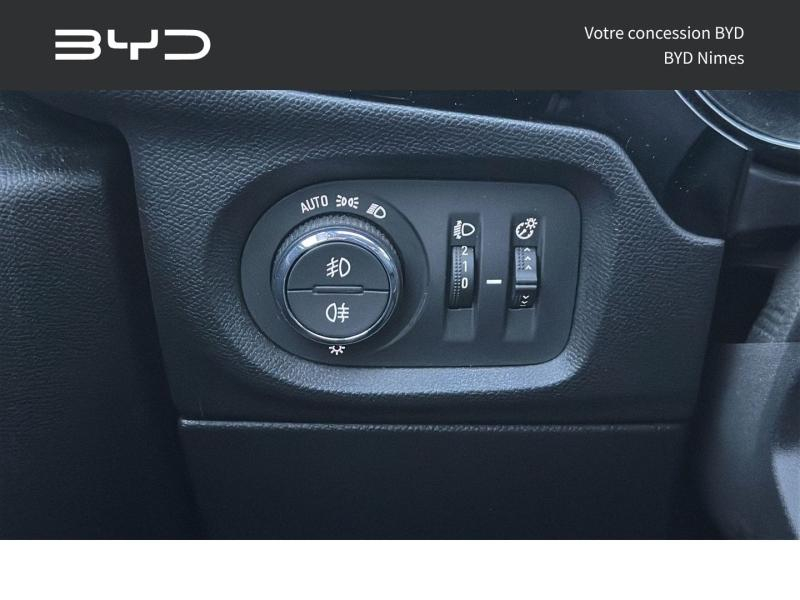 Photo 18 de l’annonce de OPEL Corsa d’occasion à vendre à NIMES