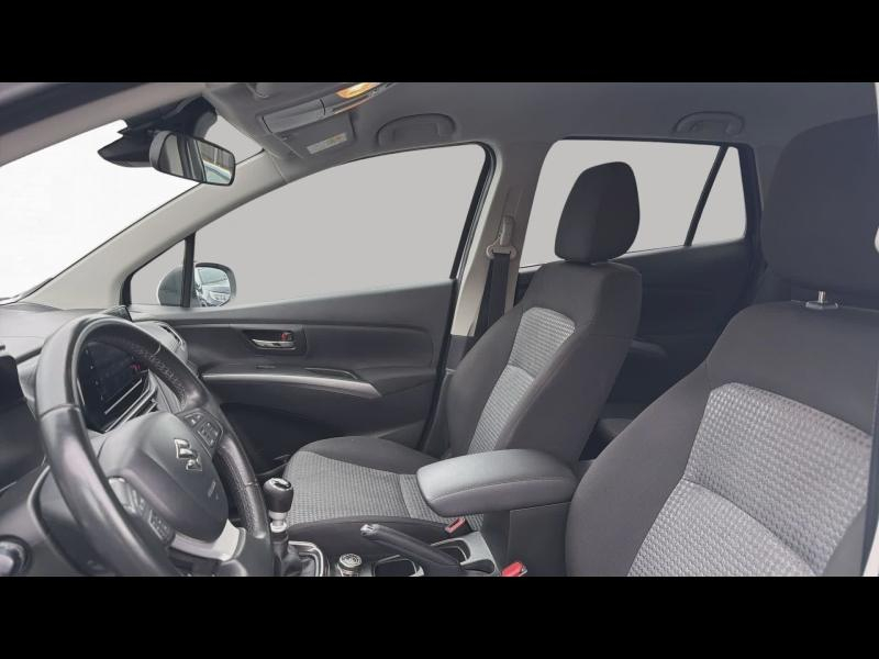 Photo 13 de l’annonce de SUZUKI SX4 S-Cross d’occasion à vendre à GAP