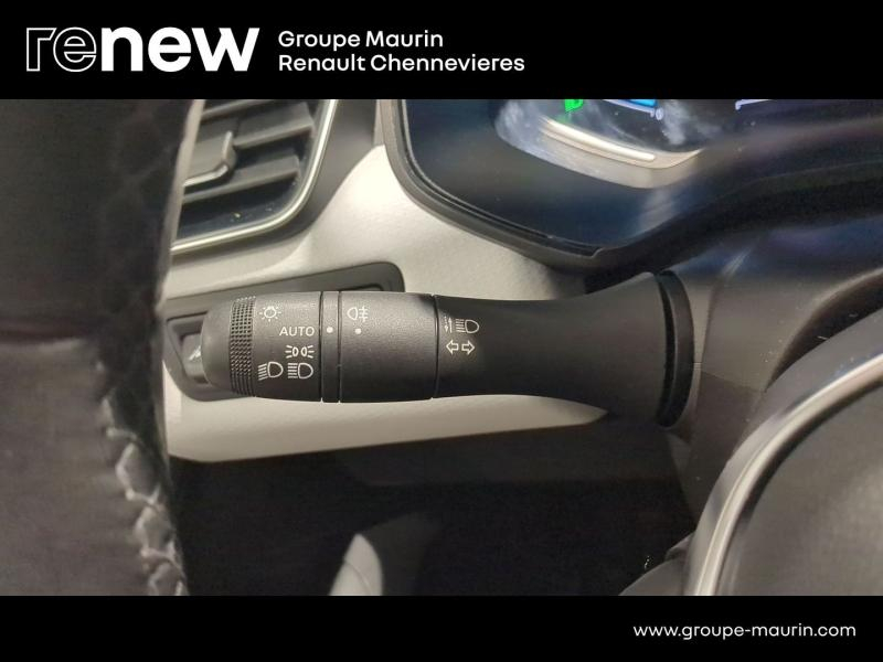 Photo 18 de l’annonce de RENAULT Clio d’occasion à vendre à CHENNEVIÈRES-SUR-MARNE