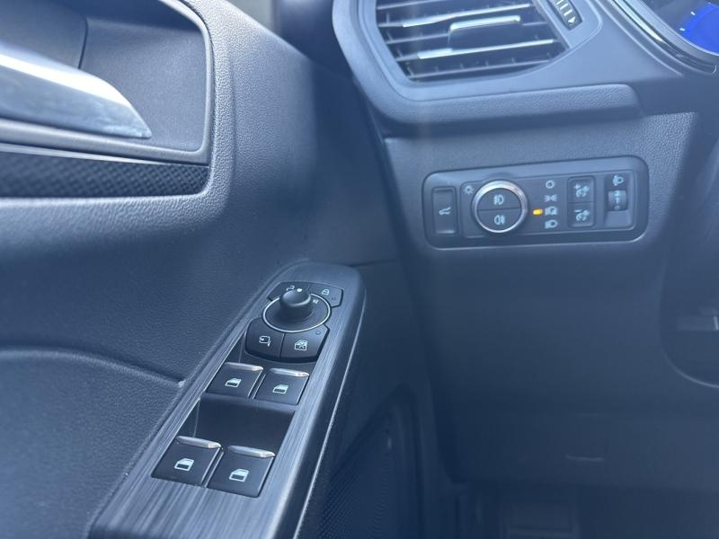 Photo 12 de l’annonce de FORD Kuga d’occasion à vendre à MARSEILLE