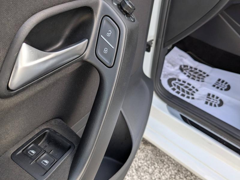 Photo 8 de l’annonce de VOLKSWAGEN Polo d’occasion à vendre à LA VALETTE