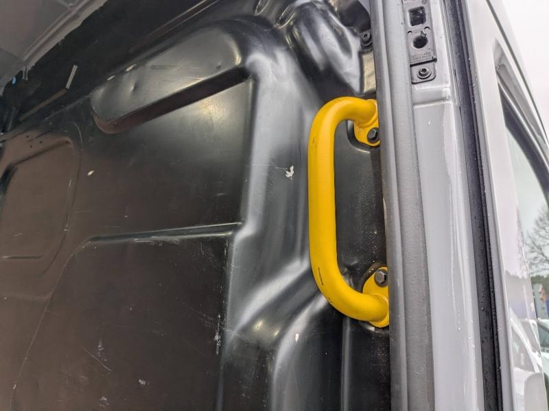 Photo 9 de l’annonce de FORD Transit 2T Fg VUL d’occasion à vendre à DRAGUIGNAN