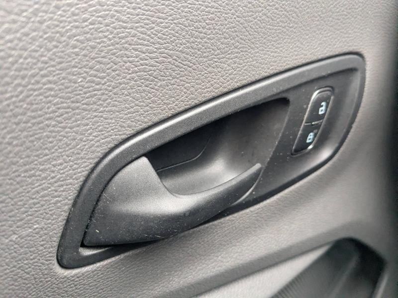 Photo 13 de l’annonce de FORD Transit 2T Fg VUL d’occasion à vendre à DRAGUIGNAN