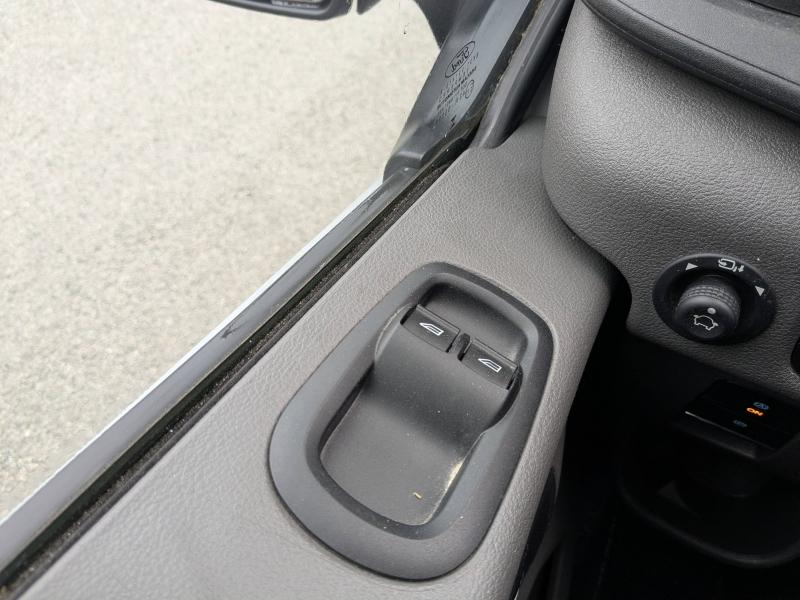 Photo 14 de l’annonce de FORD Transit 2T Fg VUL d’occasion à vendre à DRAGUIGNAN