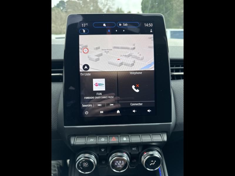 Photo 16 de l’annonce de RENAULT Clio d’occasion à vendre à TOULON