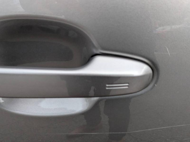 Photo 5 de l’annonce de TOYOTA C-HR d’occasion à vendre à AIX-EN-PROVENCE