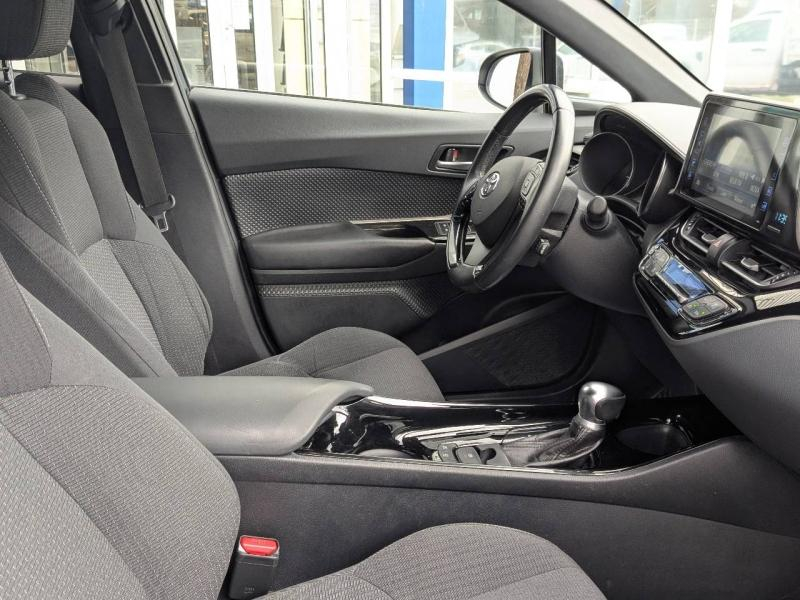 Photo 6 de l’annonce de TOYOTA C-HR d’occasion à vendre à AIX-EN-PROVENCE