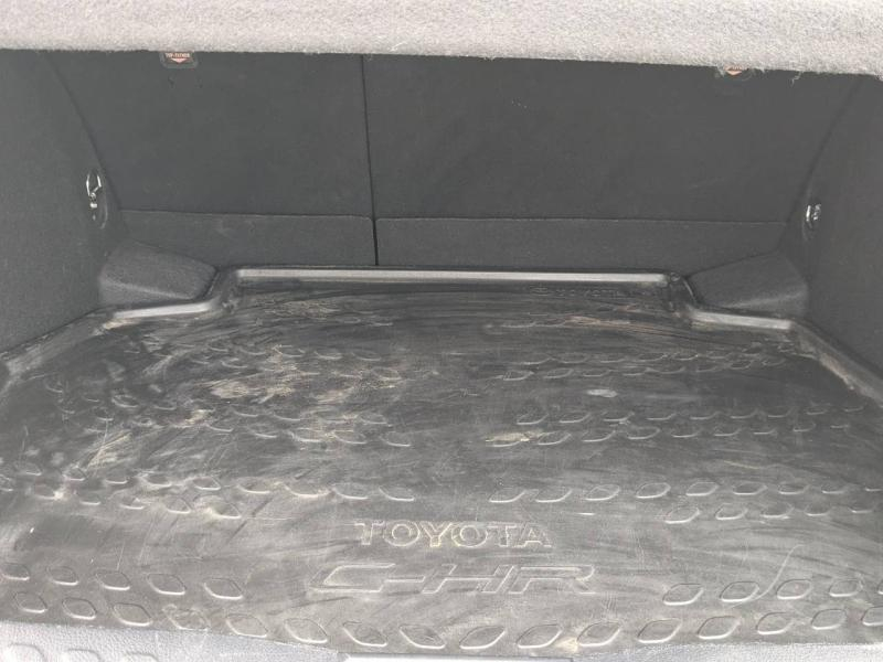 Photo 10 de l’annonce de TOYOTA C-HR d’occasion à vendre à AIX-EN-PROVENCE