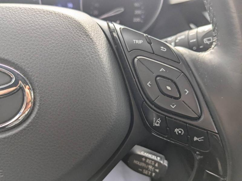 Photo 19 de l’annonce de TOYOTA C-HR d’occasion à vendre à AIX-EN-PROVENCE