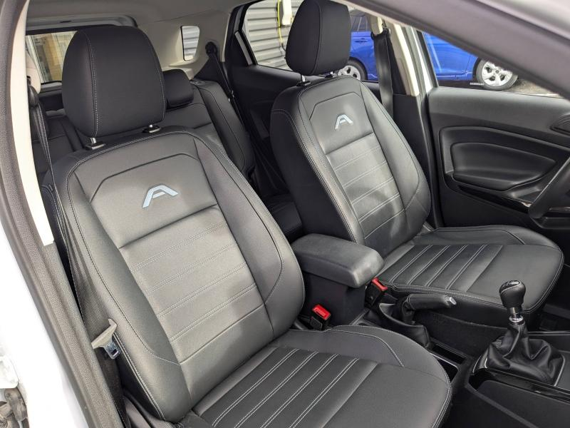 Photo 10 de l’annonce de FORD EcoSport d’occasion à vendre à DRAGUIGNAN