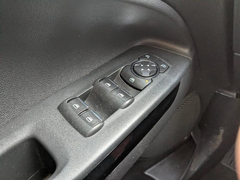 Photo 16 de l’annonce de FORD EcoSport d’occasion à vendre à DRAGUIGNAN