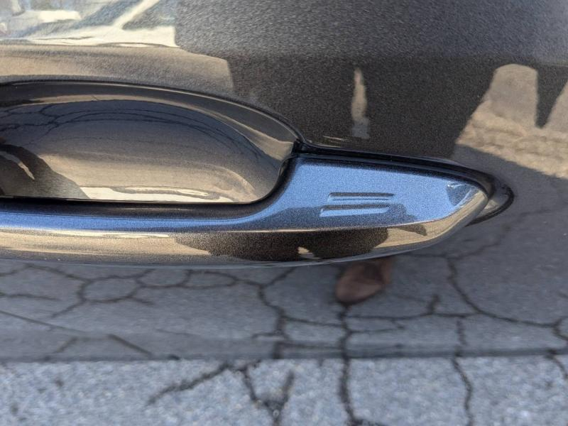 Photo 6 de l’annonce de TOYOTA RAV4 d’occasion à vendre à AIX-EN-PROVENCE