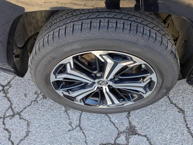 Photo 9 de l’annonce de TOYOTA RAV4 d’occasion à vendre à AIX-EN-PROVENCE