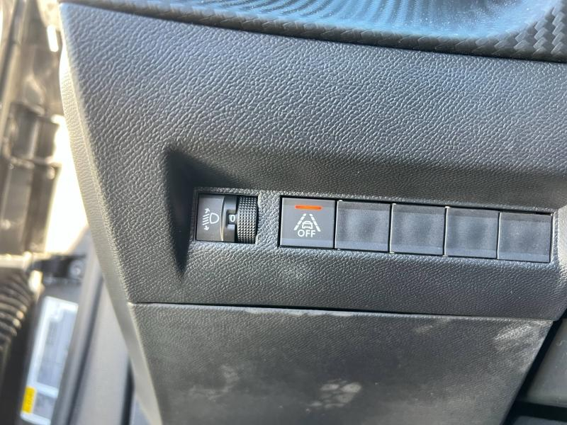 Photo 13 de l’annonce de PEUGEOT 2008 d’occasion à vendre à AIX-EN-PROVENCE