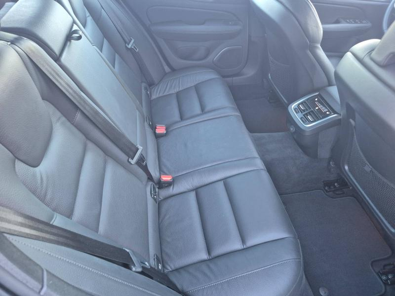 Photo 16 de l’annonce de VOLVO V60 d’occasion à vendre à AVIGNON