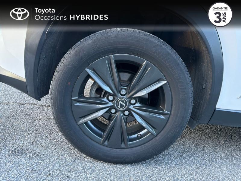 Photo 16 de l’annonce de LEXUS UX d’occasion à vendre à LE CRÈS