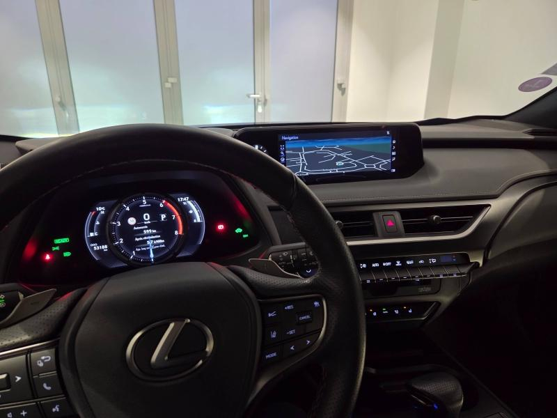 Photo 4 de l’annonce de LEXUS UX d’occasion à vendre à AUBIÈRE