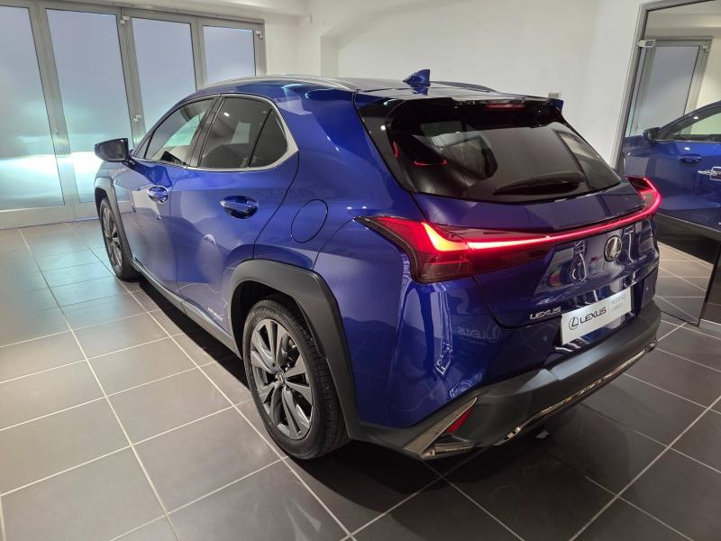 Photo 17 de l’annonce de LEXUS UX d’occasion à vendre à AUBIÈRE