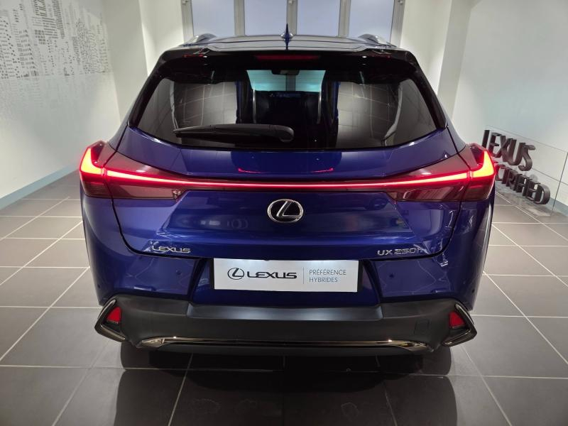 Photo 18 de l’annonce de LEXUS UX d’occasion à vendre à AUBIÈRE