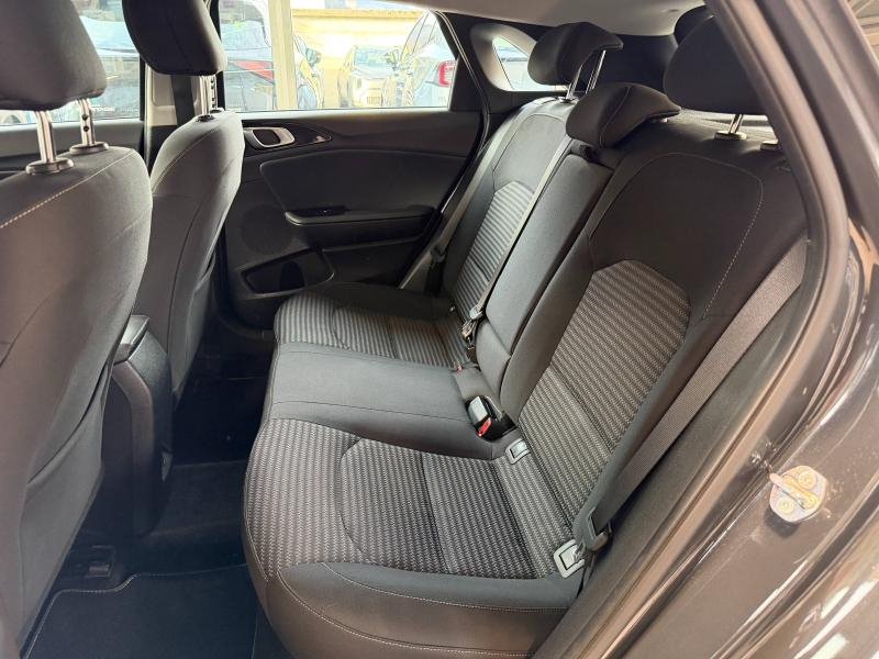 Photo 15 de l’annonce de KIA Ceed d’occasion à vendre à SALLANCHES