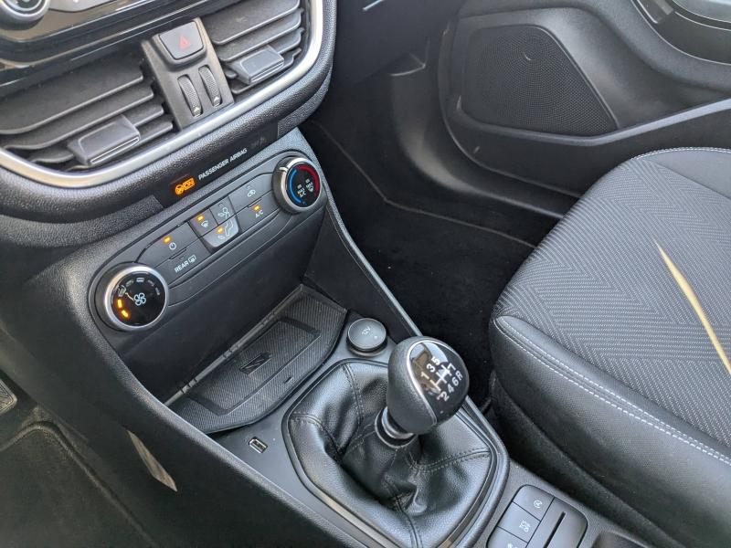 Photo 14 de l’annonce de FORD Fiesta d’occasion à vendre à AVIGNON