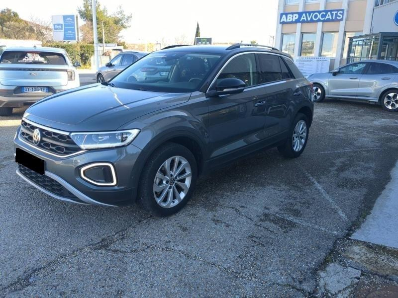 Photo 4 de l’annonce de VOLKSWAGEN T-Roc d’occasion à vendre à ARLES