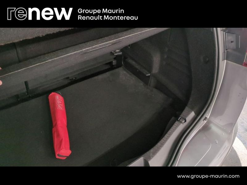 Photo 14 de l’annonce de RENAULT Scenic d’occasion à vendre à VARENNES SUR SEINE