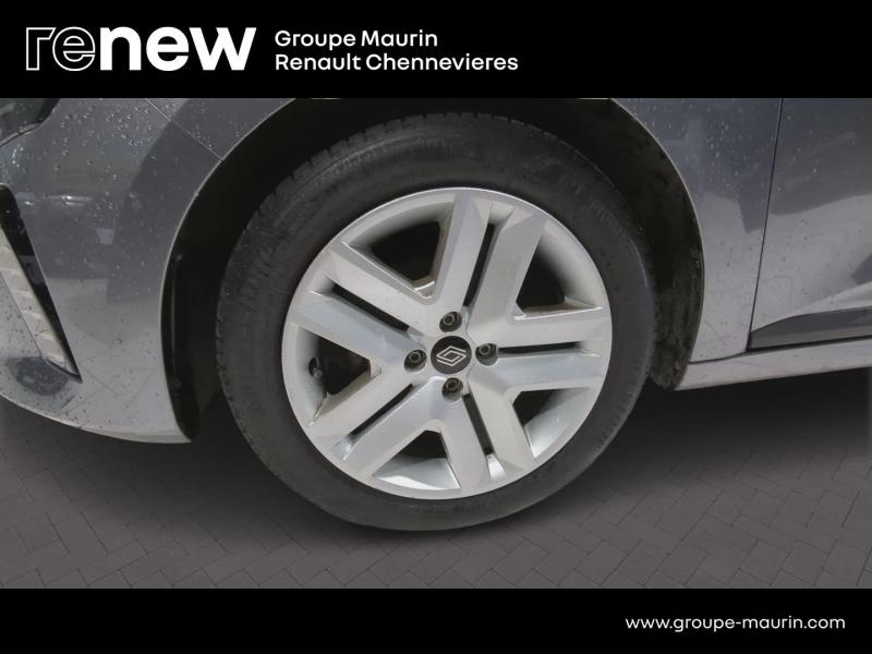 Photo 13 de l’annonce de RENAULT Clio d’occasion à vendre à CHENNEVIÈRES-SUR-MARNE