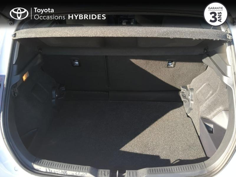 Photo 10 de l’annonce de TOYOTA Auris d’occasion à vendre à NÎMES