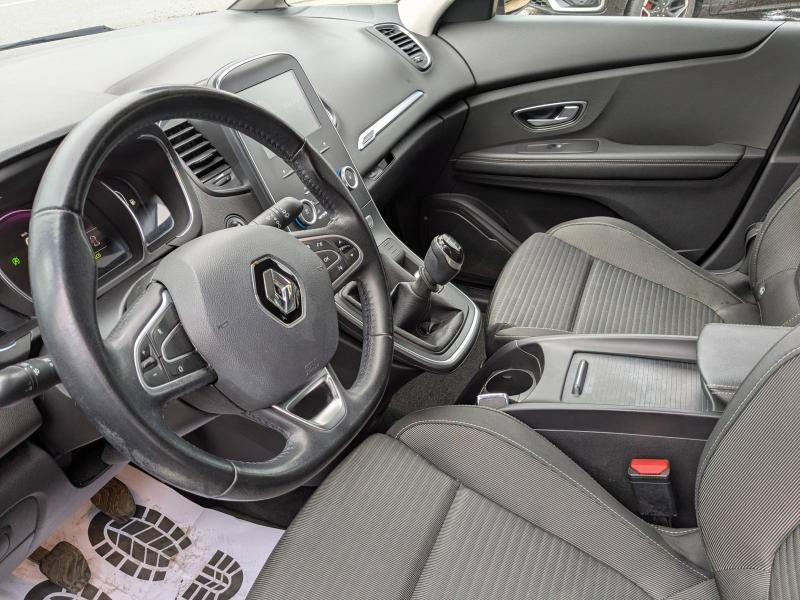 Photo 8 de l’annonce de RENAULT Grand Scenic d’occasion à vendre à MANOSQUE