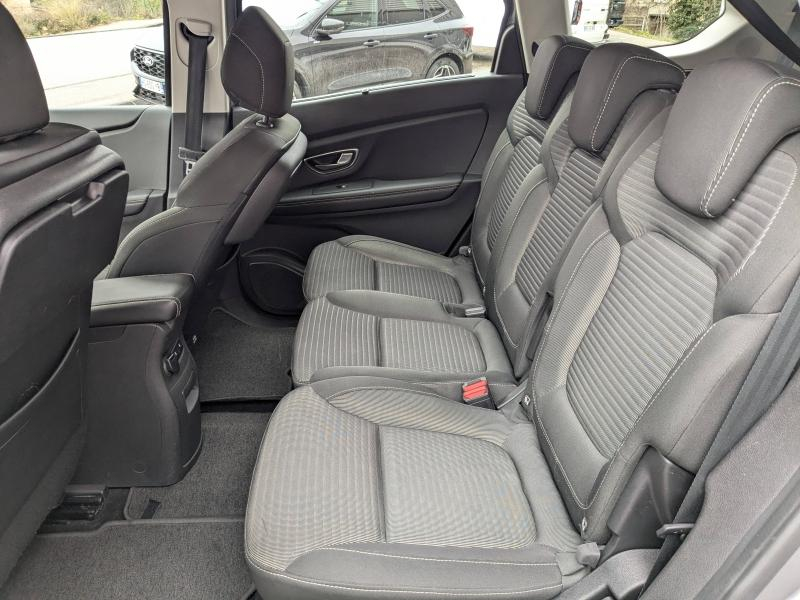 Photo 10 de l’annonce de RENAULT Grand Scenic d’occasion à vendre à MANOSQUE