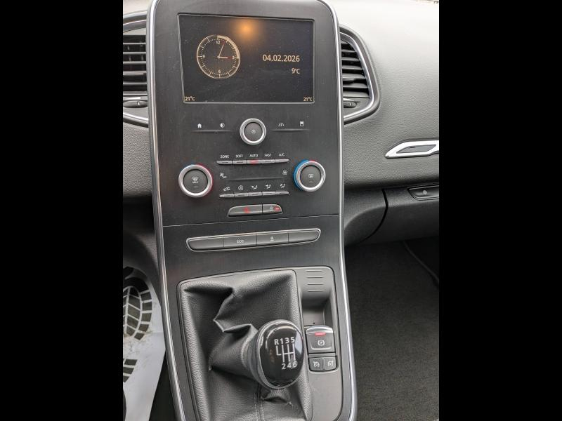 Photo 16 de l’annonce de RENAULT Grand Scenic d’occasion à vendre à MANOSQUE