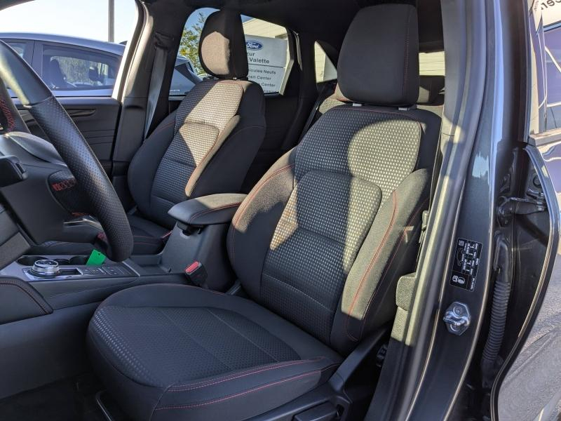 Photo 8 de l’annonce de FORD Kuga d’occasion à vendre à BRIGNOLES