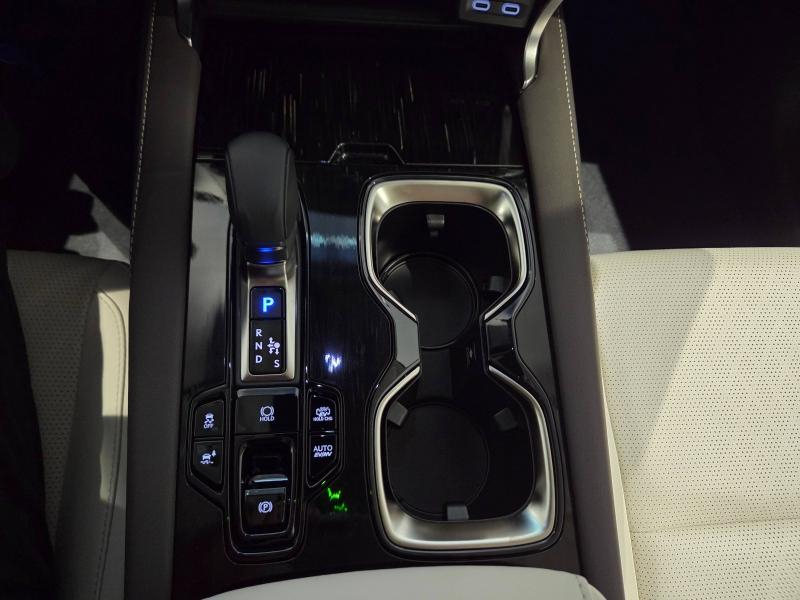 Photo 10 de l’annonce de LEXUS RX d’occasion à vendre à AUBIÈRE