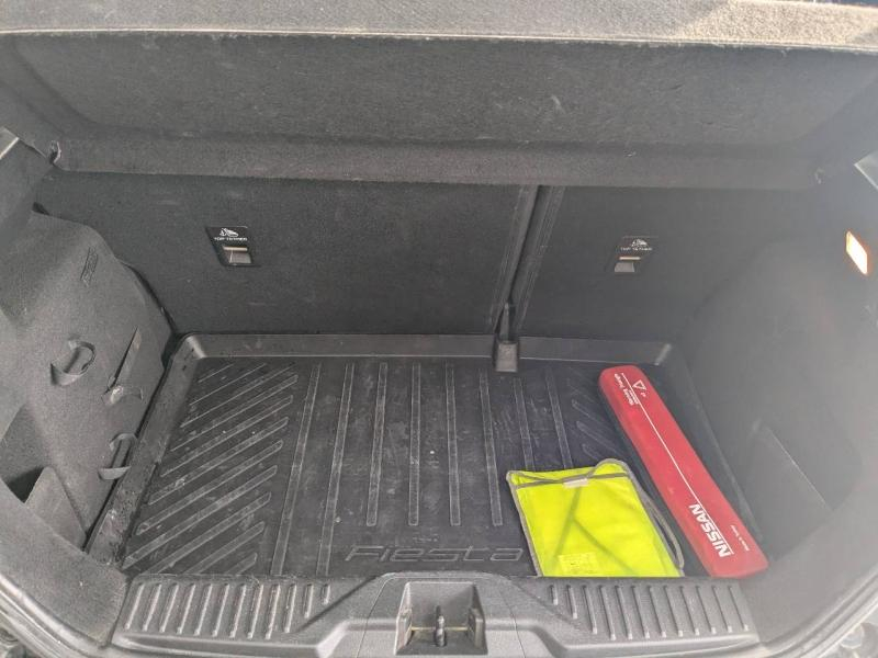 Photo 18 de l’annonce de FORD Fiesta d’occasion à vendre à PAYS DE GEX