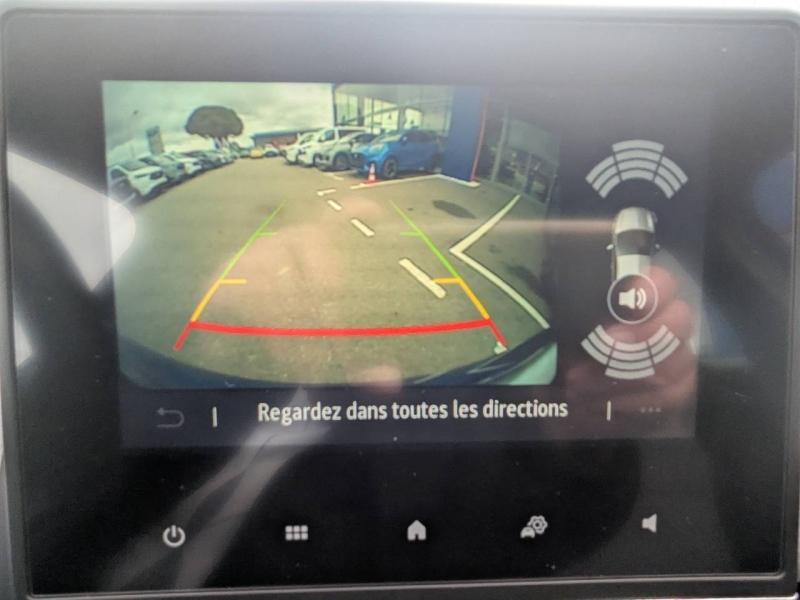 Photo 18 de l’annonce de RENAULT Clio d’occasion à vendre à FRÉJUS